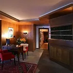 De La Forêt 3*