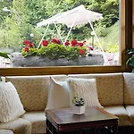 De La Foret Hotell