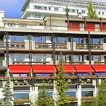 De La Forêt 3*